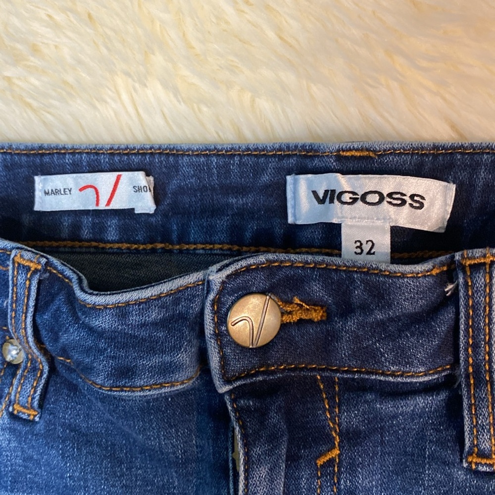 Vigross denim cuff hem shorts, whiskers faded  size 32 Medium Wash Blue - Picture 3 of 12